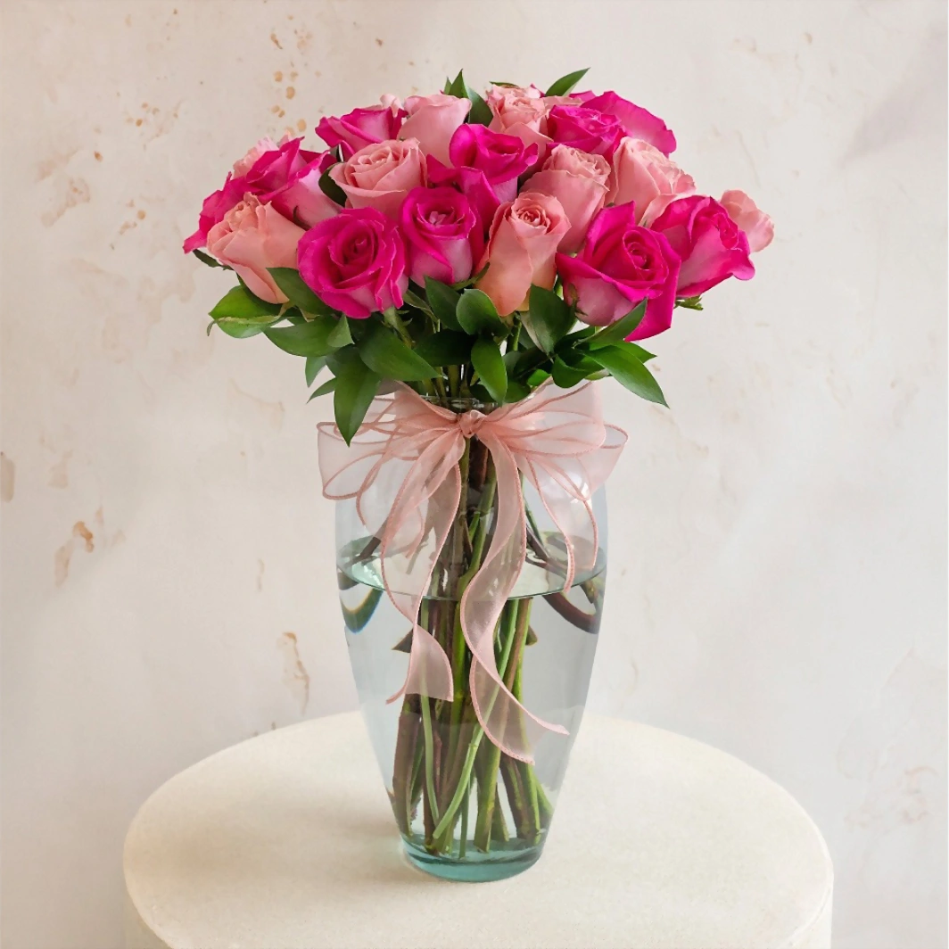 Sueño de rosas combinadas en jarron 13334