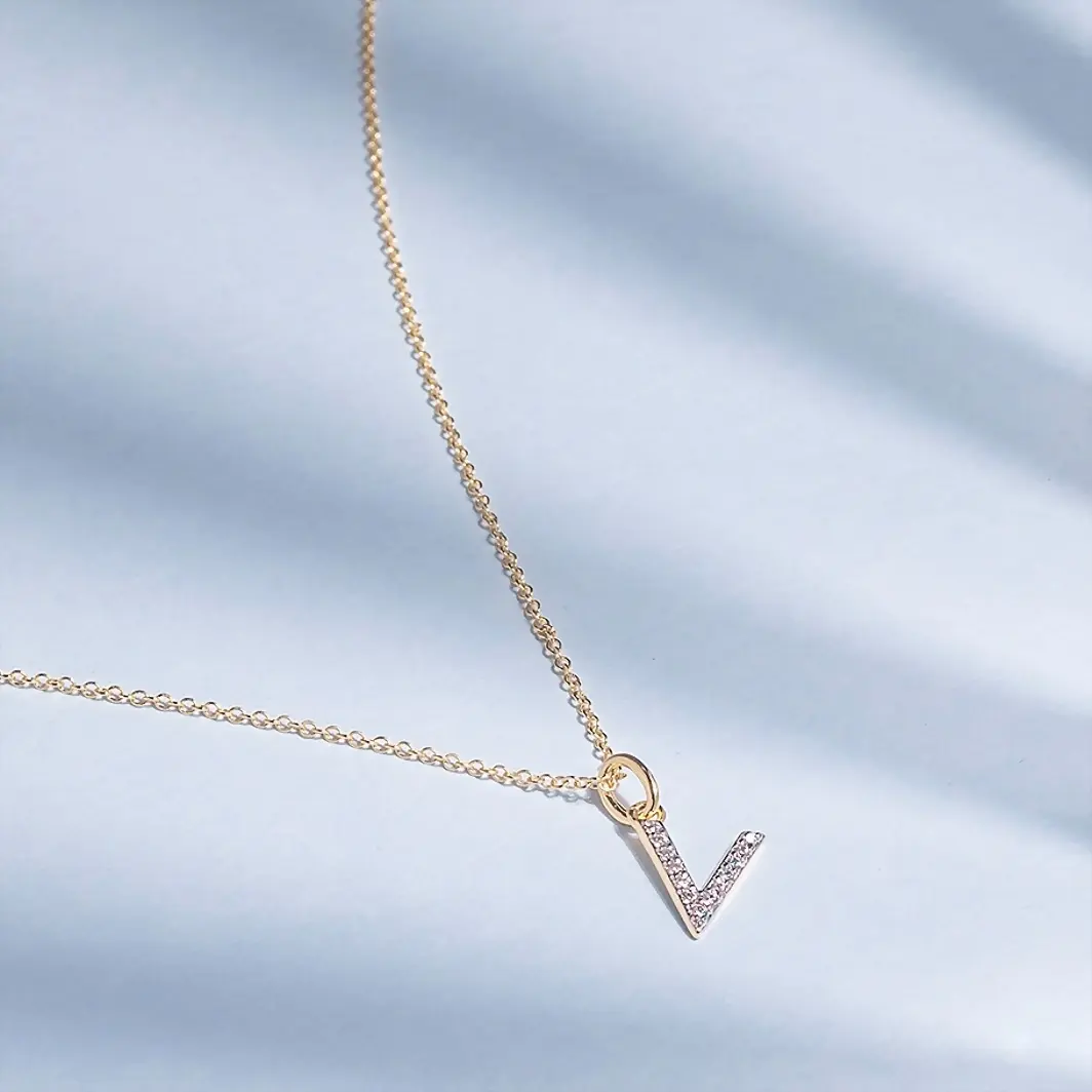 Collar con inicial V Maxis 16257-A