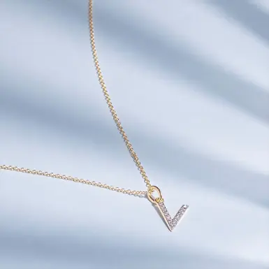 Collar con inicial V Maxis 16257-A