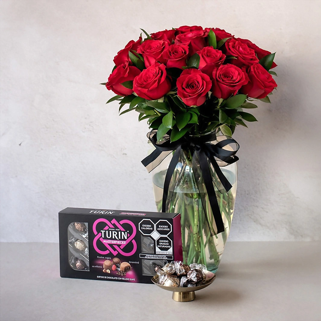 24 Red Roses and Turin Masterpieces 15321