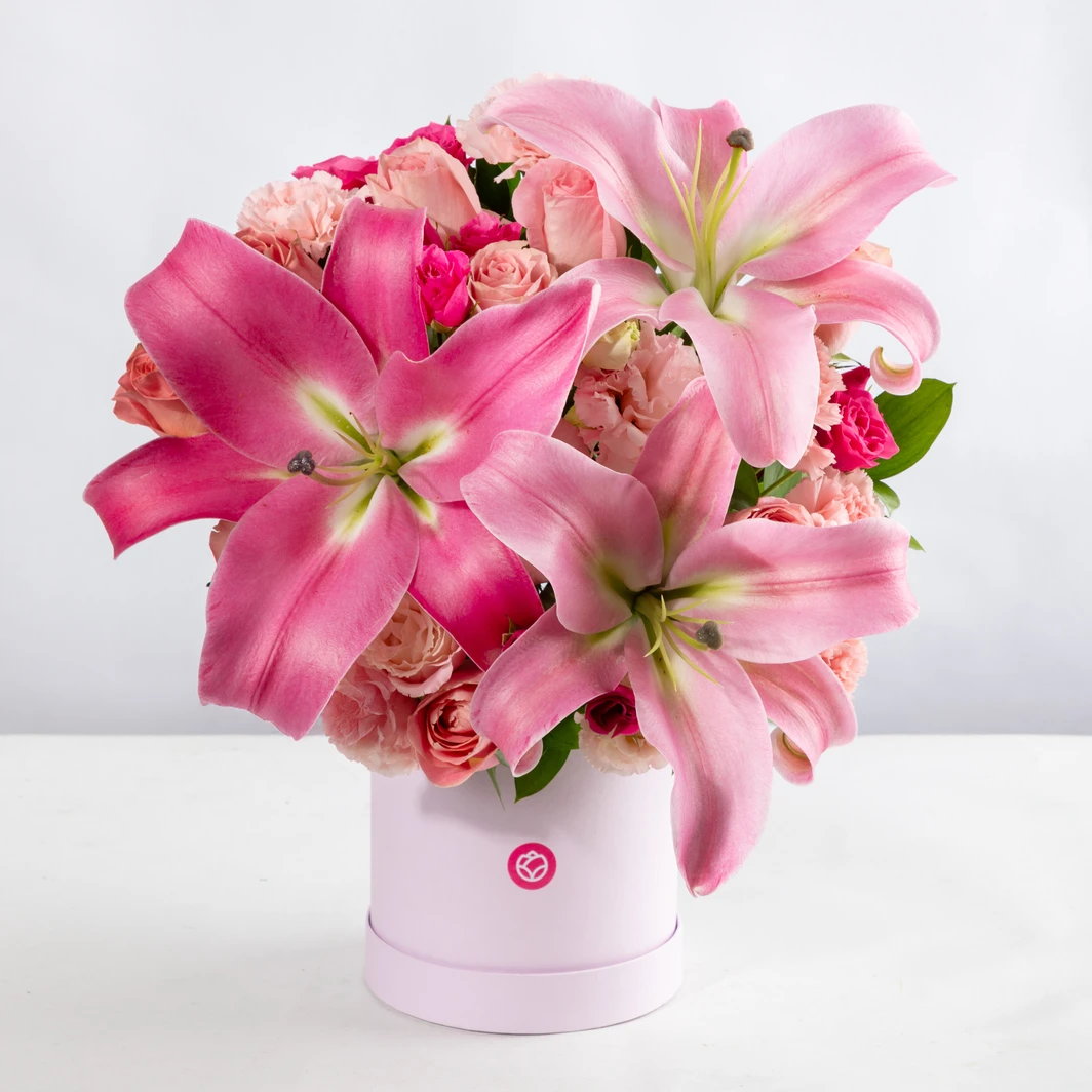 Arreglo de Rosas y Stargazers 18605