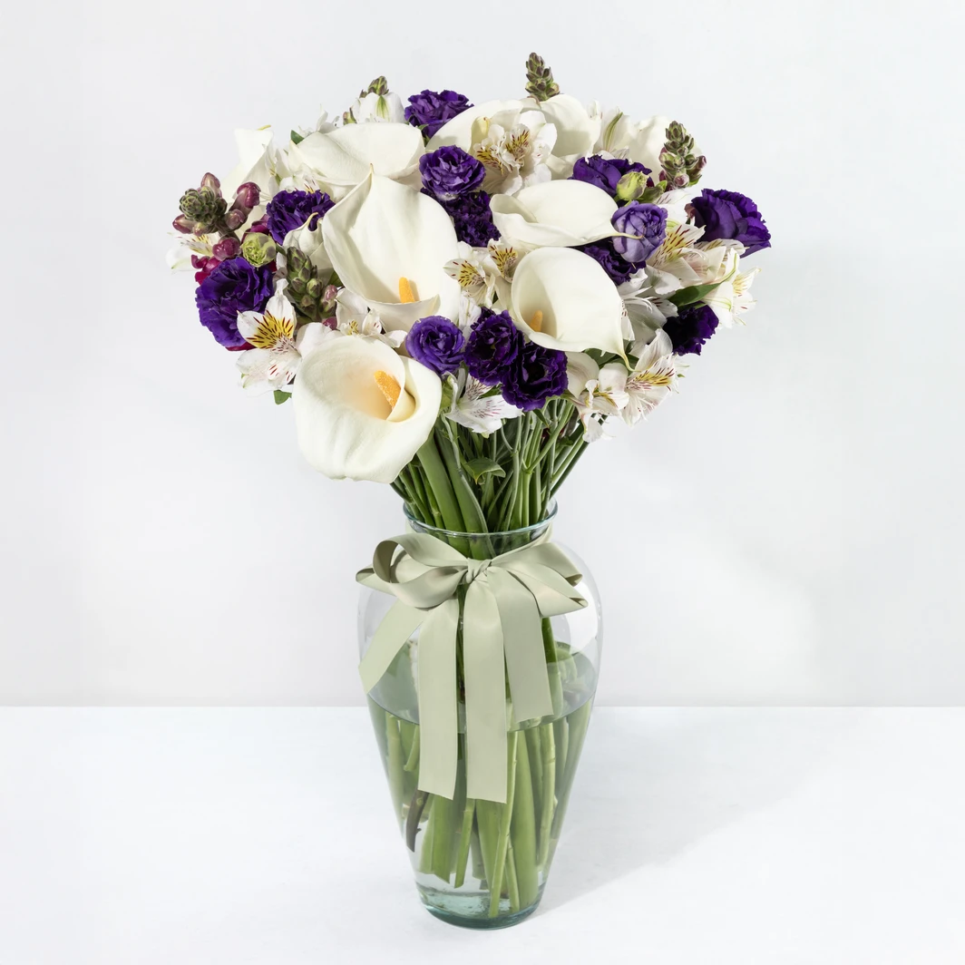 Calla lilies and Lisianthus 19277