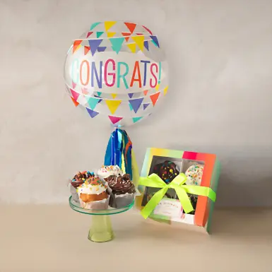 Muffins Cumpleañeros La Divinata & Globo Burbuja "Congrats" 20523