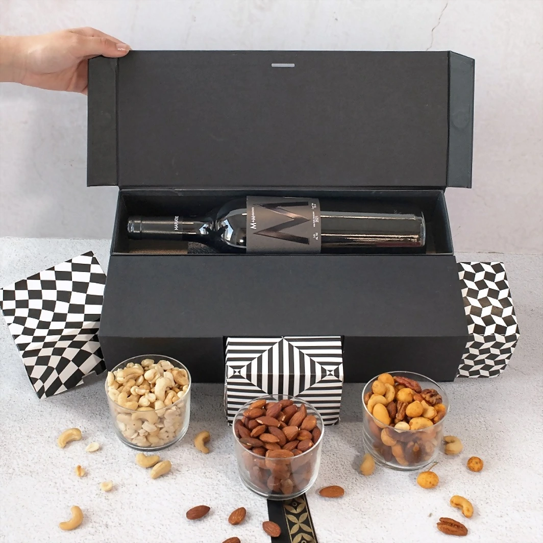 Personaliza Regalo con Vino Tinto y Botanas 20723-P