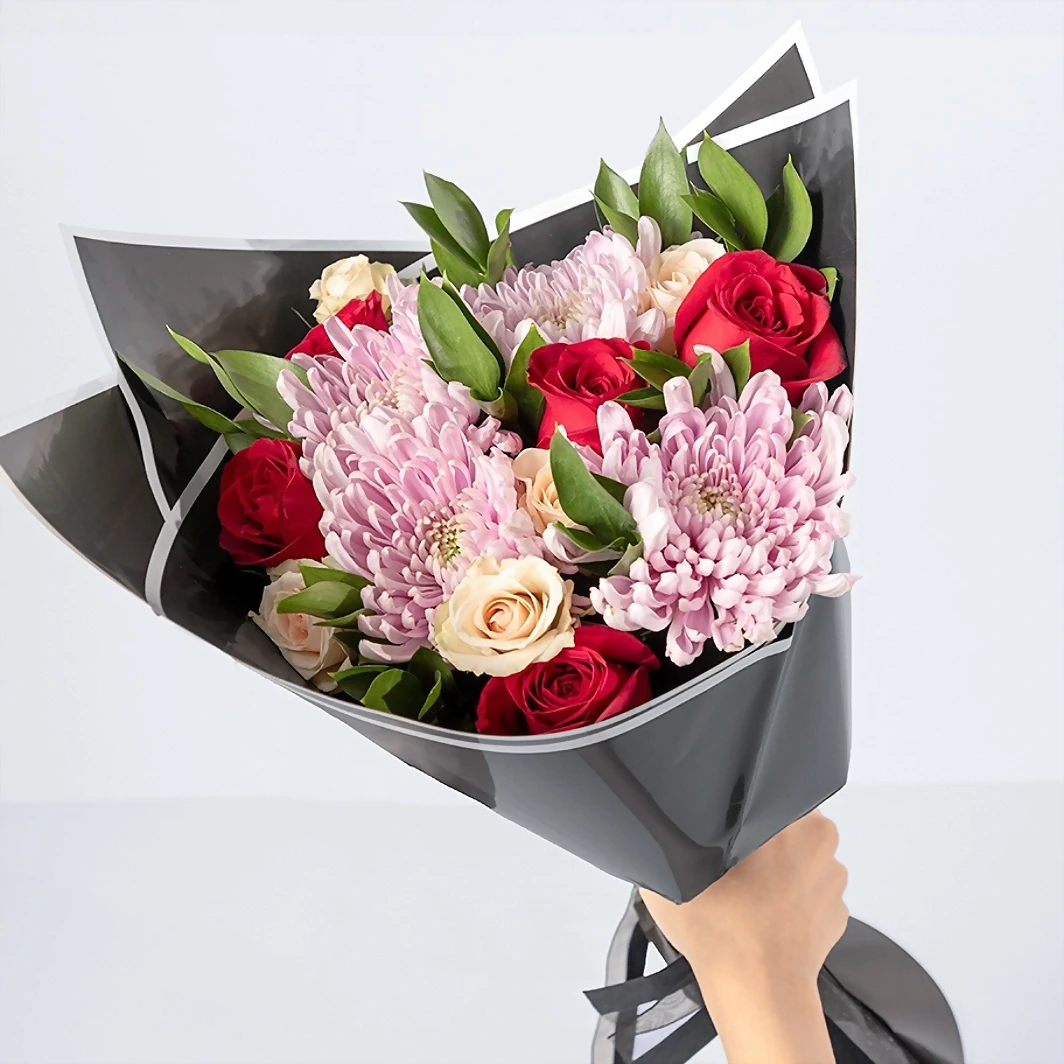 Bouquet of Red Roses with Daisy Roxanne 21209