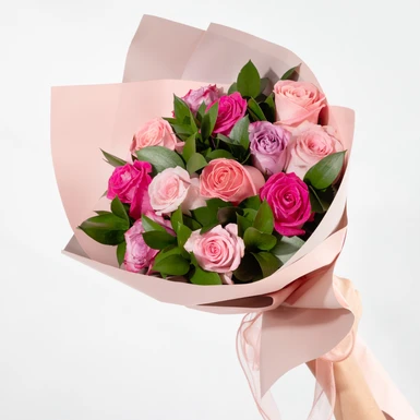 Romantic Bouquet of 12 Roses 21579