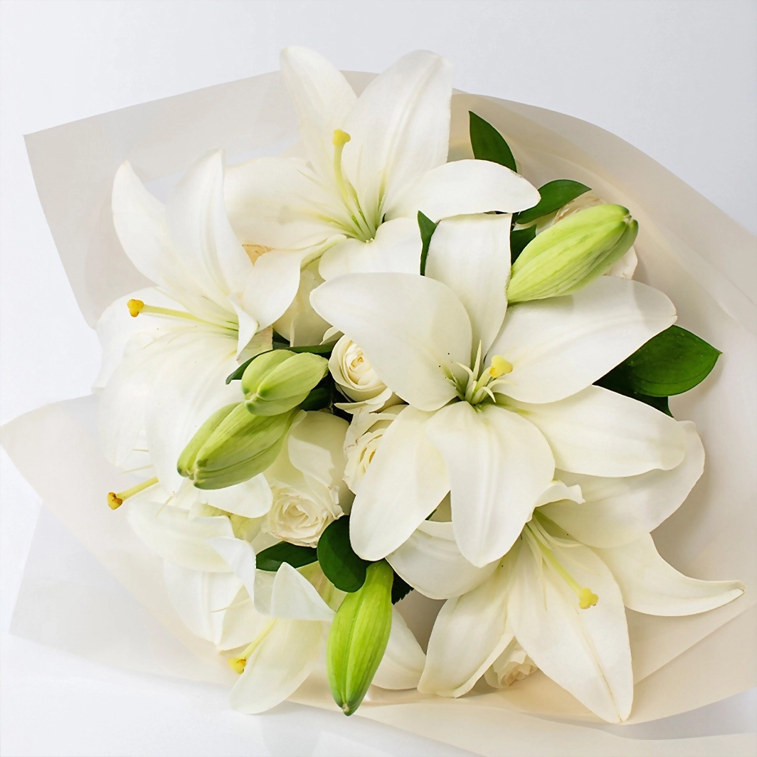 Ramo de Rosas Blancas y Lilys 21691