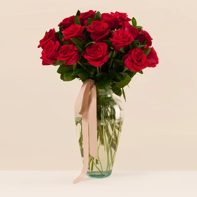 Clásico Amor con 24 Rosas Rojas 002