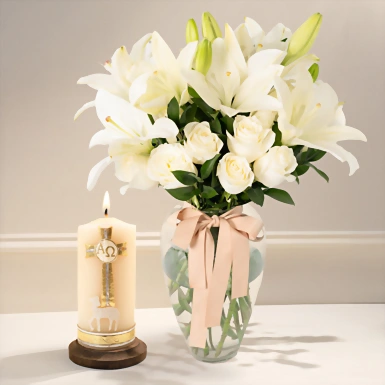 Cirio del Cordero con 12 Rosas Blancas y Lilys 22496