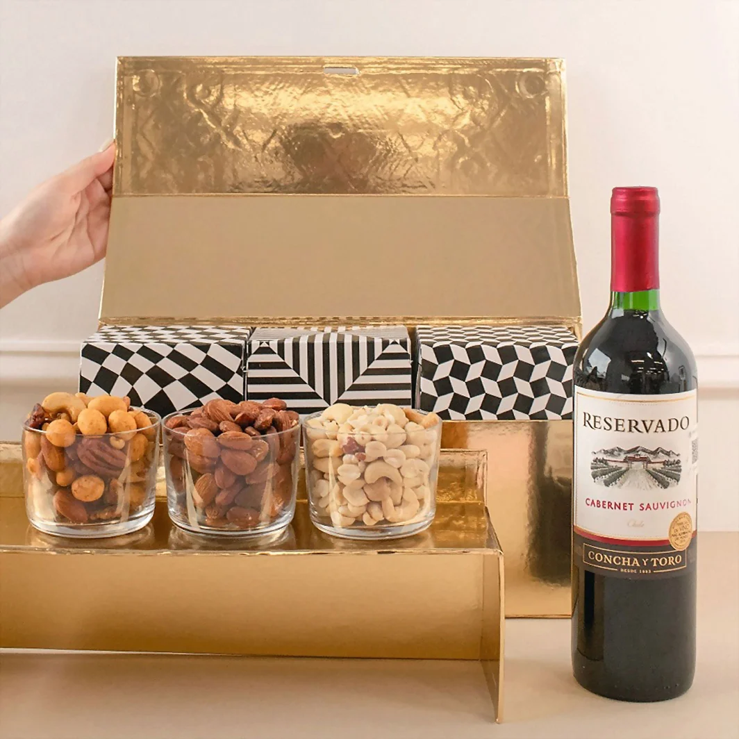 Gift with Red Wine and Snacks 22583