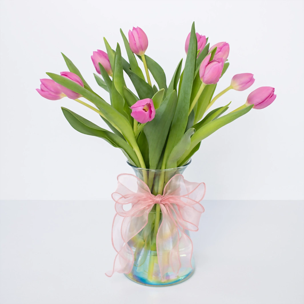 10 Fuchsia Tulips in Vase 22641
