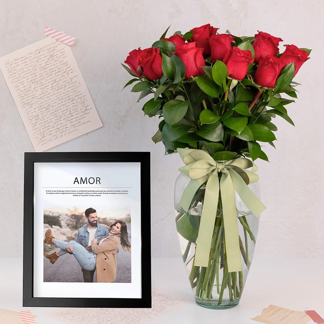 Personaliza Marco Amor con 12 Rosas Rojas 22690