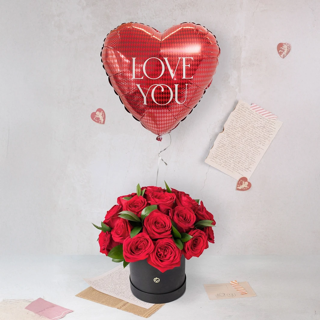 Rosas Rojas en Caja con Globo 22816