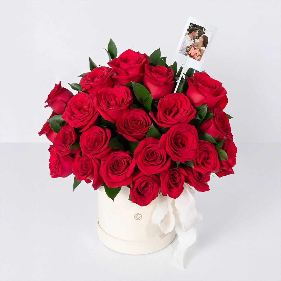 Arreglo de 24 Rosas Rojas con Mini Foto 22893