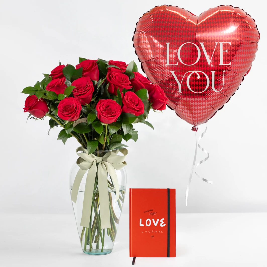 12 Rosas Rojas con Journal y Globo 22992