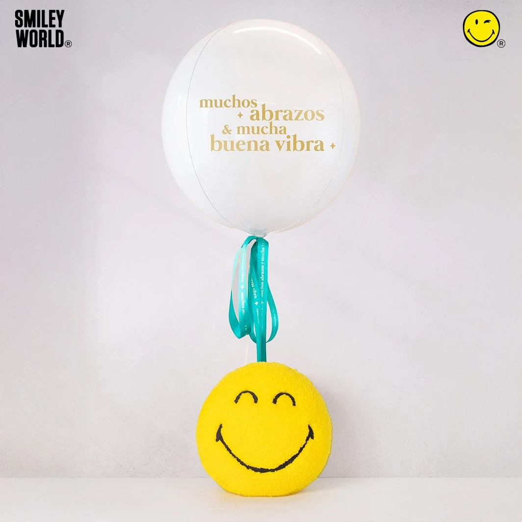 Cojín SMILEYWORLD® con Globo "Muchos Abrazos & Mucha Buena Vibra" 23207