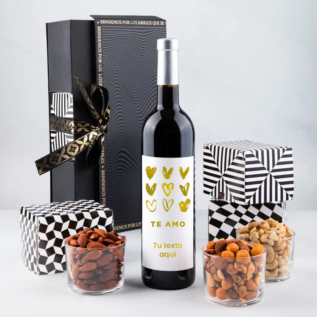 Personaliza Vino tinto con etiqueta "Te amo" y botanas 23278-P