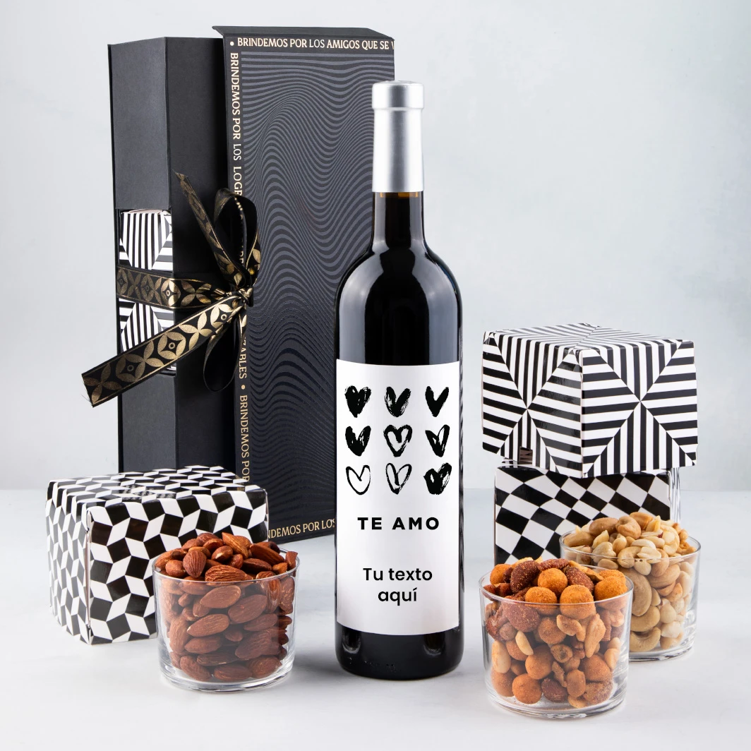 Personaliza Vino tinto con etiqueta "Te amo" y botanas 23281-P