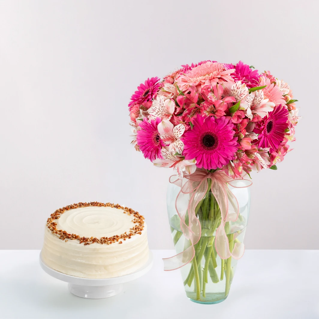 Pastel Zanahoría con Arreglo de Gerberas y Alstroemerias 23331