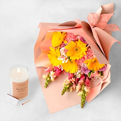 Ramo de Gerberas Amarillas con Vela "Rayo de Sol" 23399
