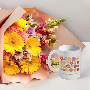 Personaliza taza diseño "Confia en ti" de 15oz y Ramo de Gerberas Amarillas 23460