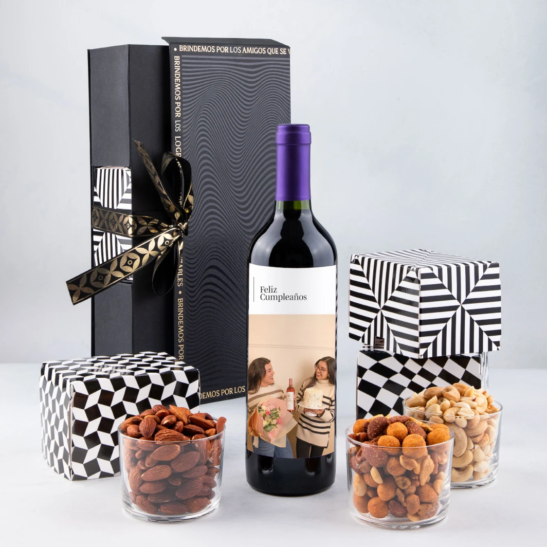 Snacks with personalized wine 23478-P