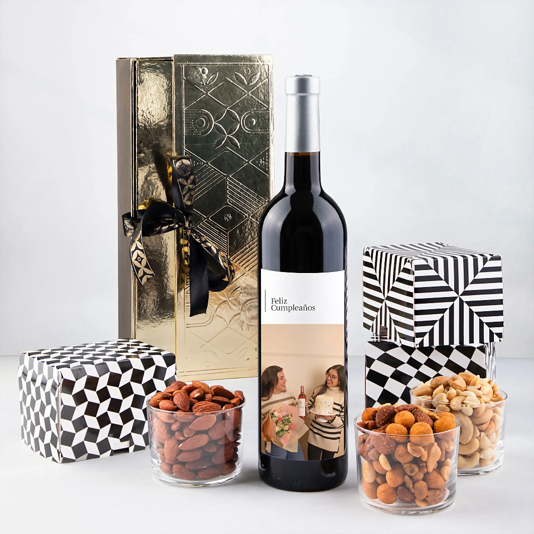 Snacks with personalized wine 23479-P