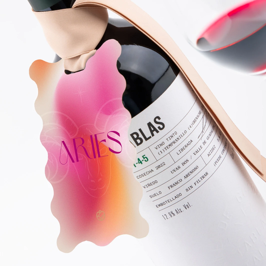 Vino con Distintivo Aries 23496