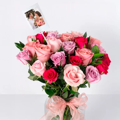 Arreglo Romántico de 24 Rosas con mini foto 23587