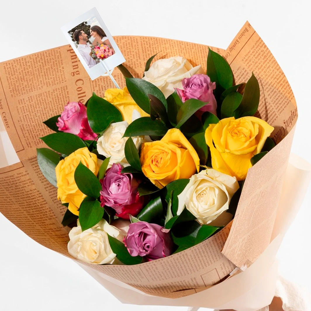 Ramo de 12 Rosas de Colores con mini foto 23650