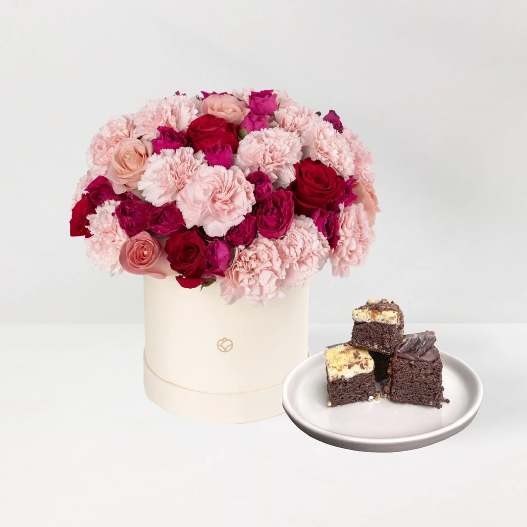 Brownies Mil Miel con Arreglo de Rosas Rosas y Rojas 23875