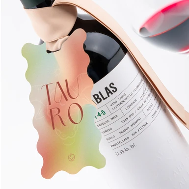 Vino con Distintivo Tauro 23910