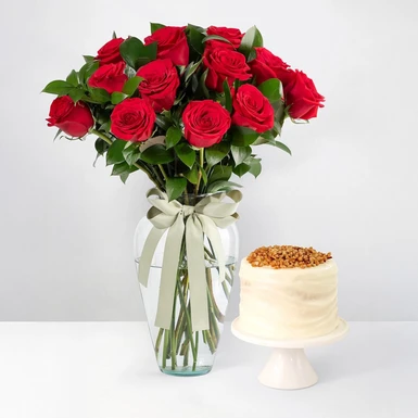 12 Rosas Rojas con Pastel Mini Zanahoria Maria José 24008