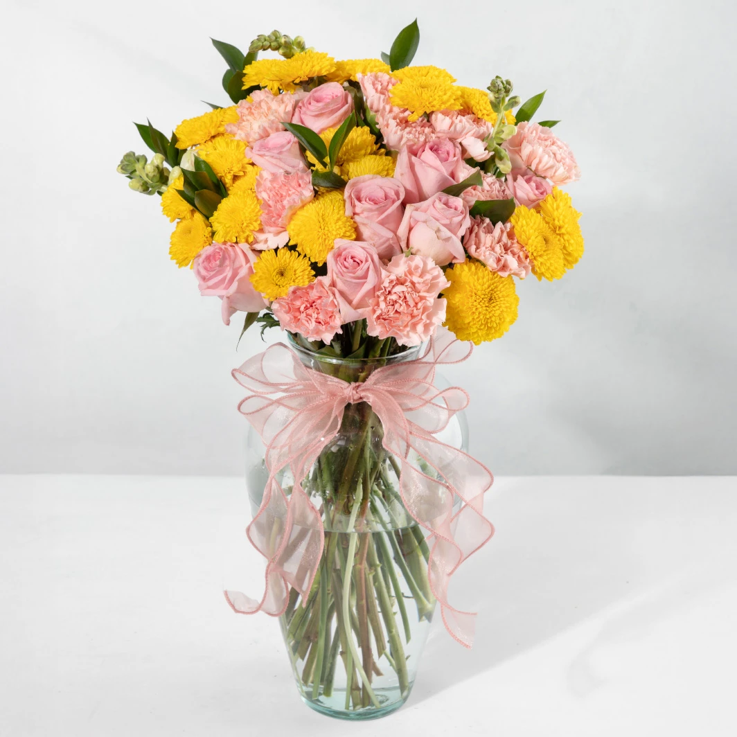 Arrangement of Roses and Daisies 24096