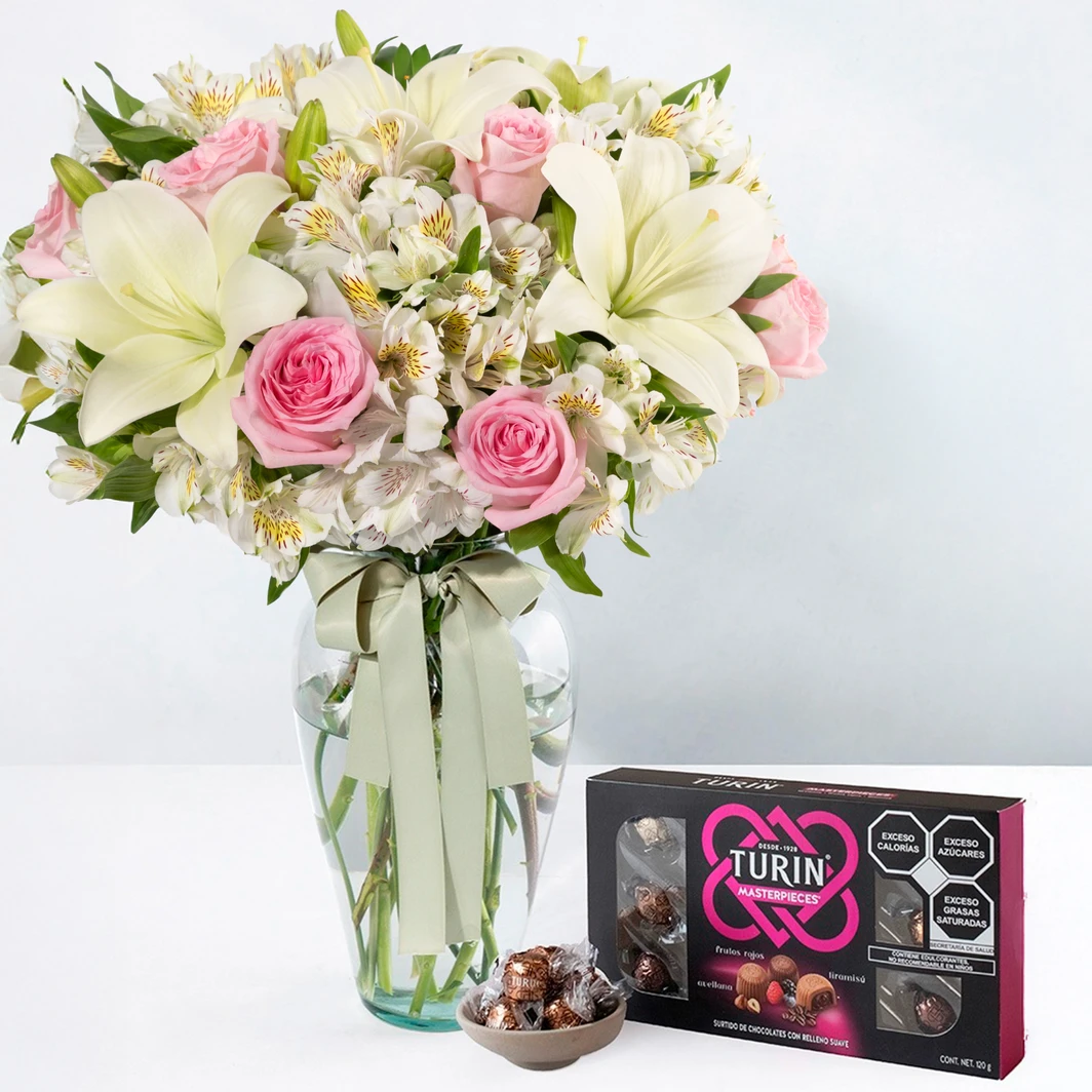 Arreglo de Rosas y Lilys con Chocolates Turin 24433