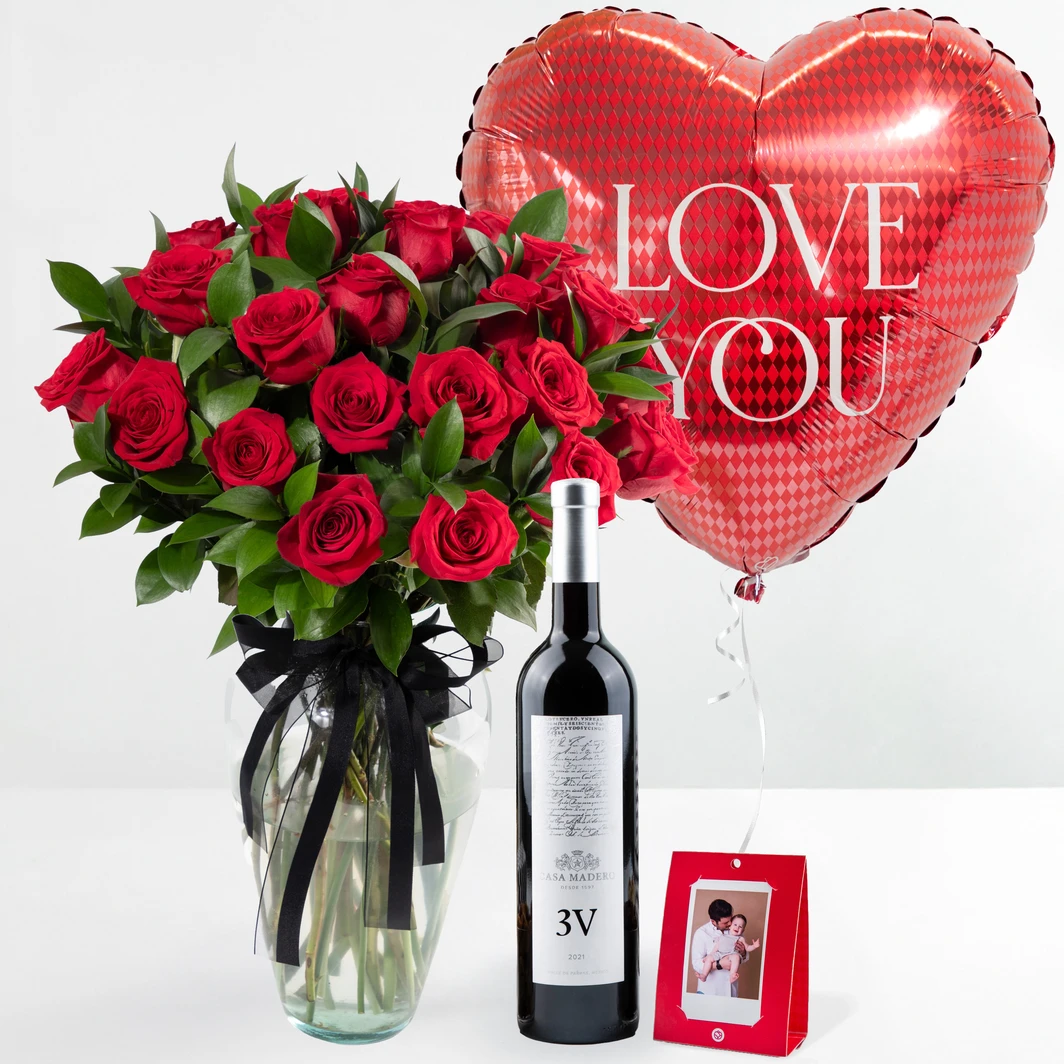 Kit 12 Rosas Rojas, Vino,Globo y Polaroid 24538