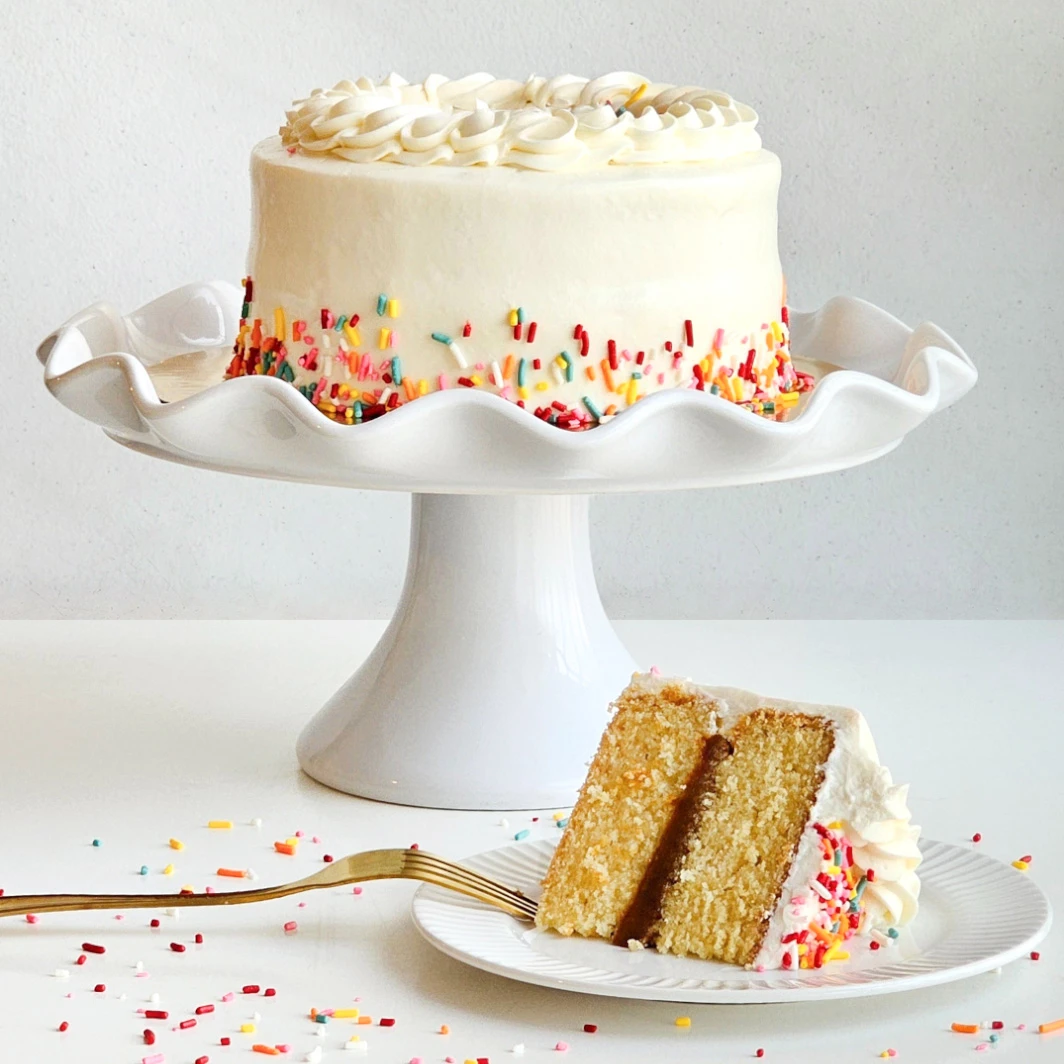 Magnolias Birthday Cake 24635