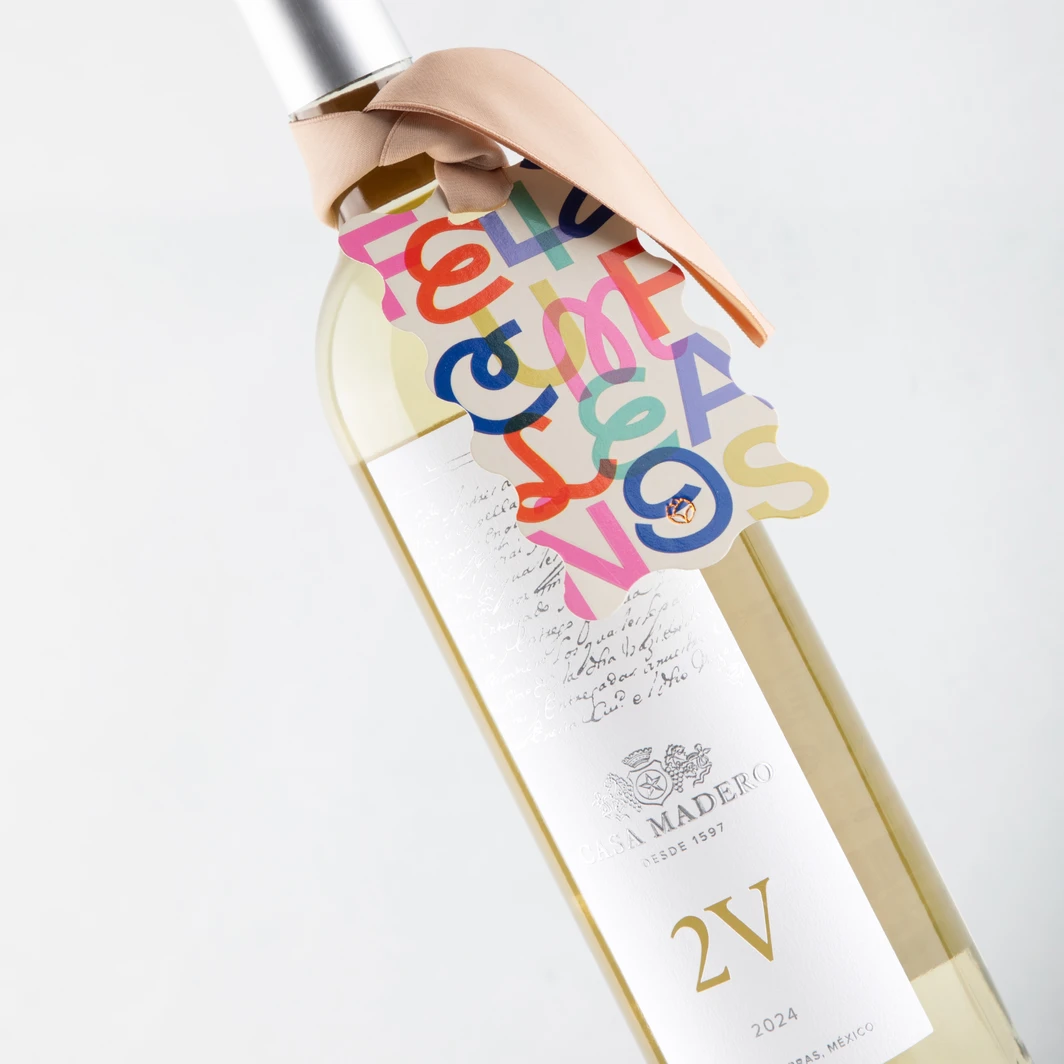 Vino con Distintivo Feliz Cumpleaños 24638