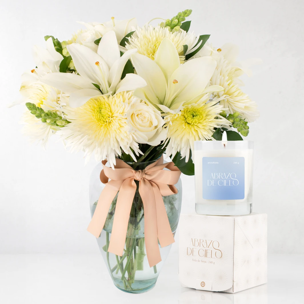 Rosas Blancas y Lilys con Vela 24691