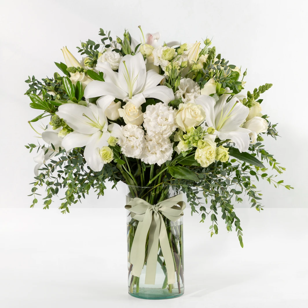 Arreglo de Casablancas y Lisianthus Blancos 24734