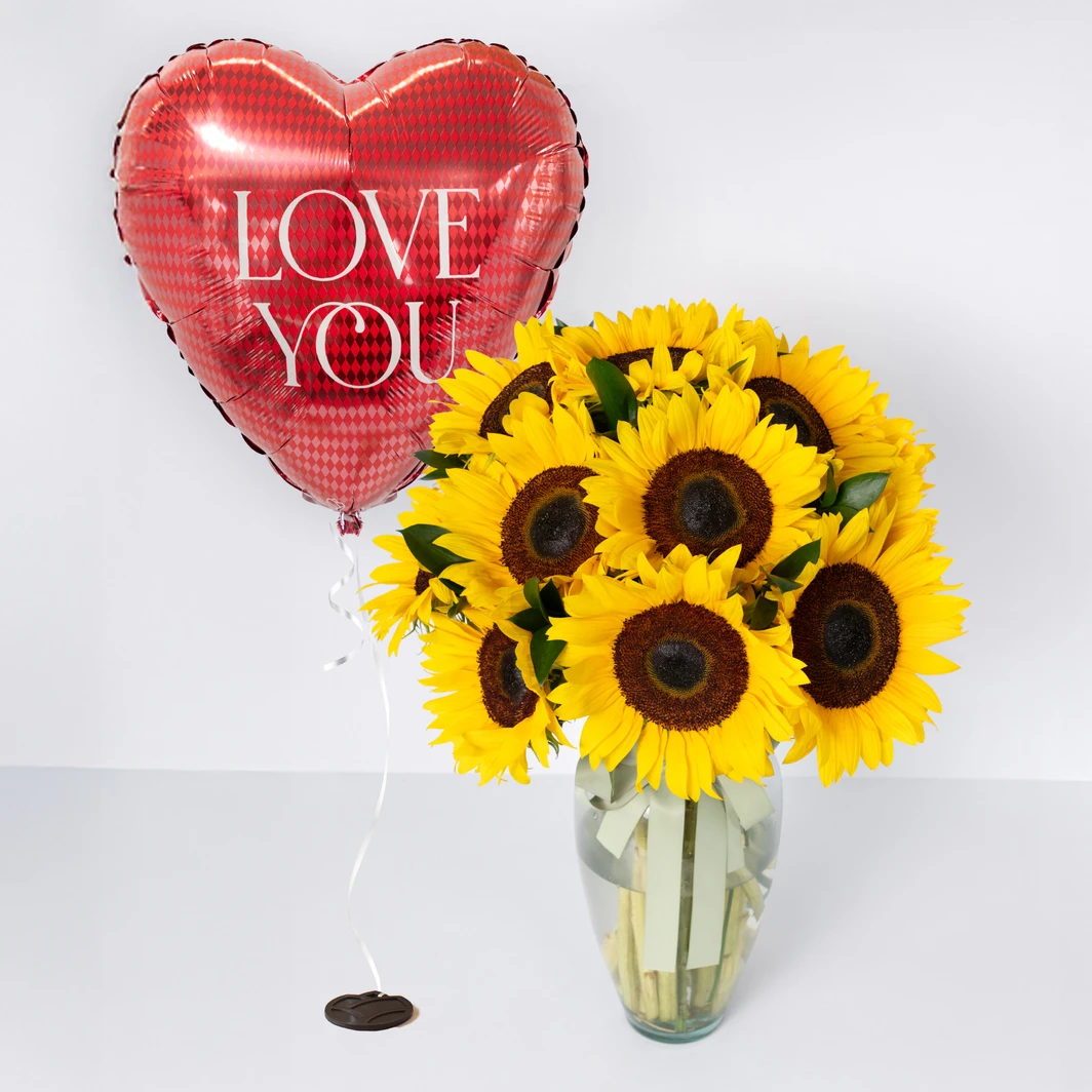 Arreglo de 15 Girasoles con globo "Love you" 24813