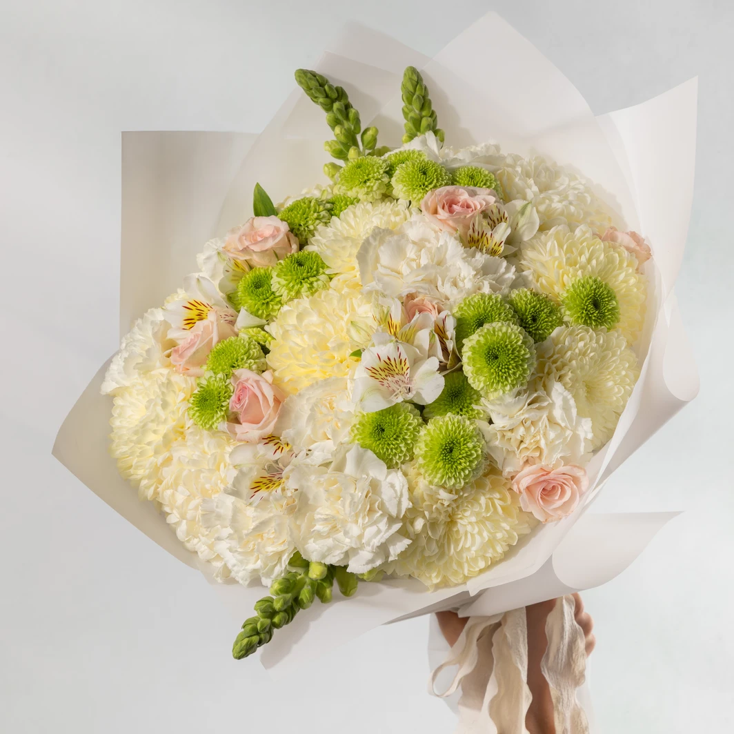 Ramo de Claveles Blancos y Margaritas 24890