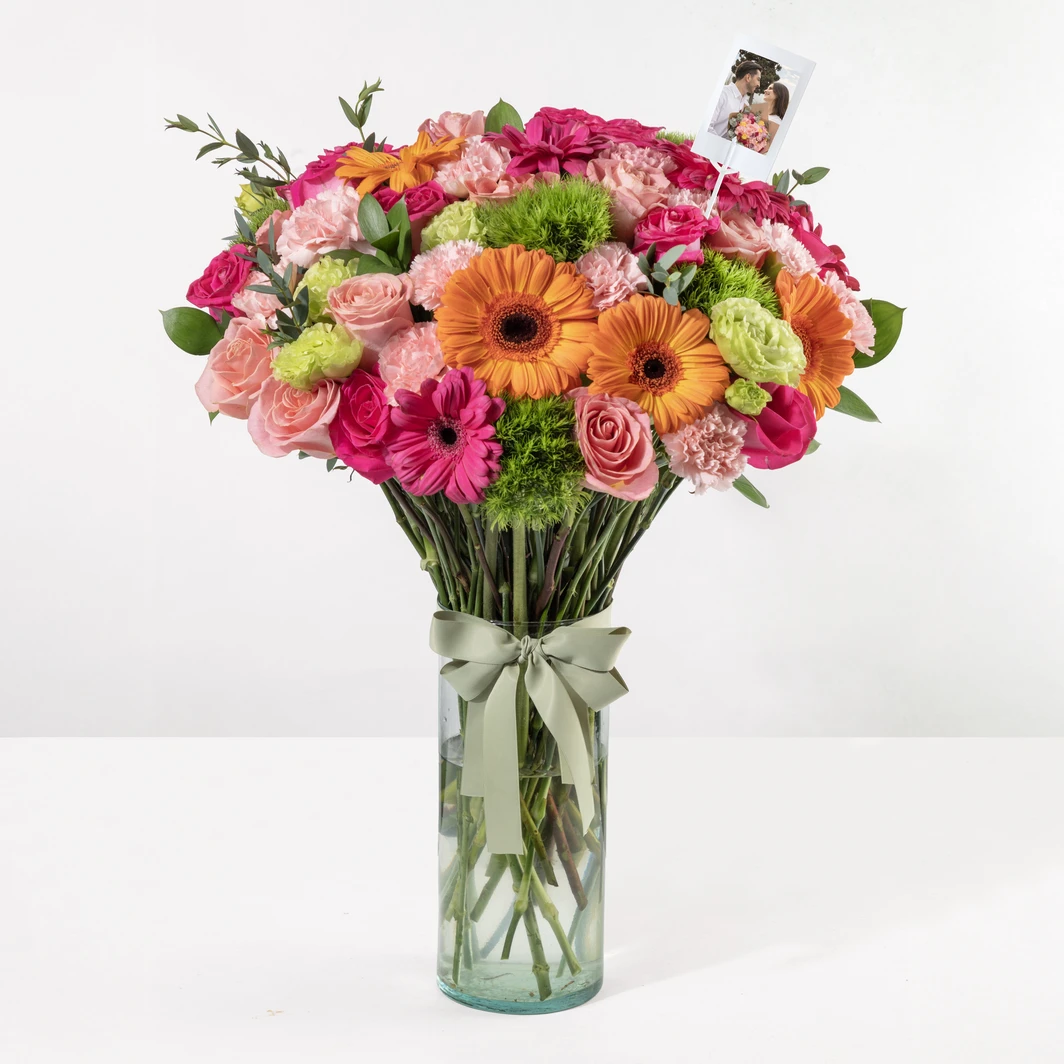 Arreglo de Rosas y Gerberas Rosa con Mini Foto 24990