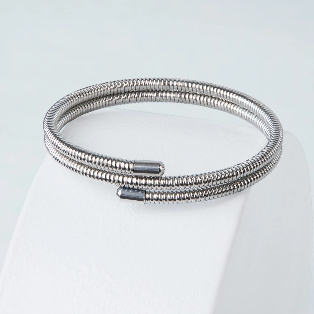 Brazalete Triple Tipo Resorte Flexible color Plata Lorenza 25057