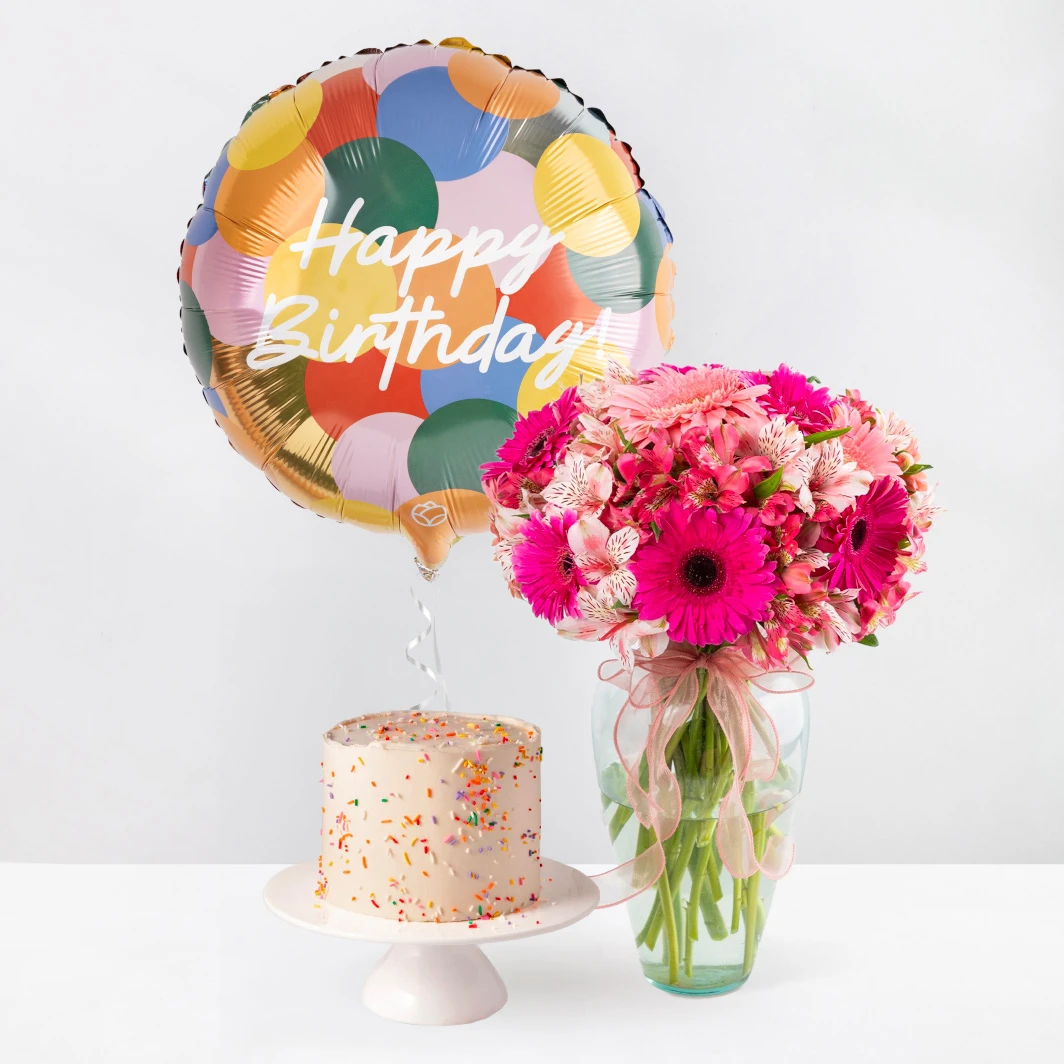 Kit Cumpleañero Gerberas y Pastel de Vainilla 25092