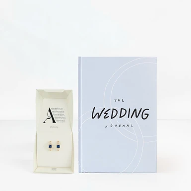 The Wedding Journal con Aretes Brigth Square Zafiro Amalaya 25117