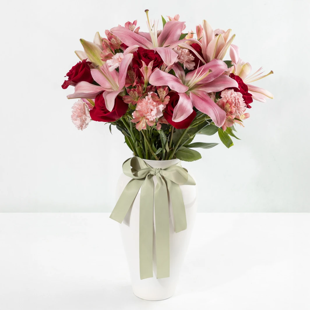 Arreglo de Claveles rosa y Rosas rojas 25134