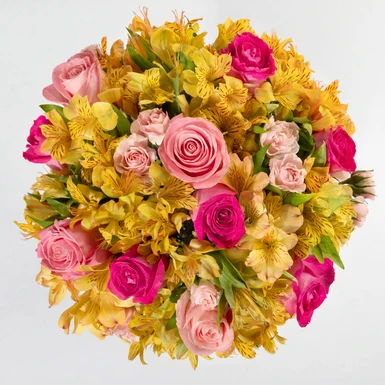 Rosas y Mini Rosas con Pastel Red Velvet 25152