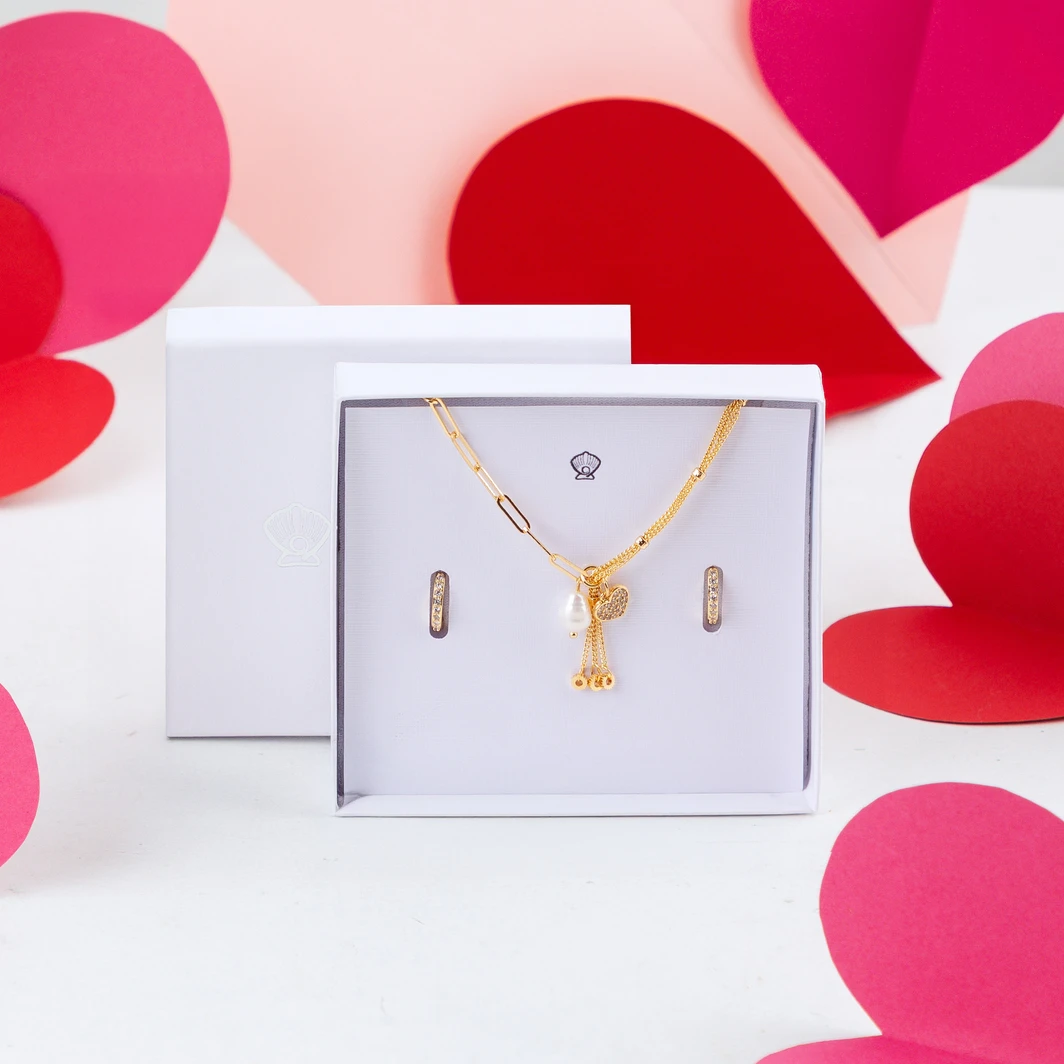 Set Collar Chic Love y Aretes Huggies La Perla 25401