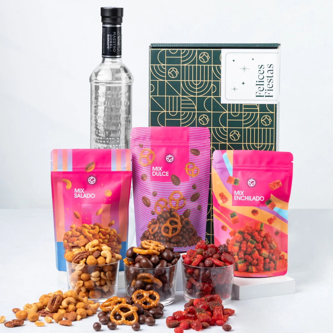 "Felices Fiestas" Basket with Maestro Dobel and snacks 25454